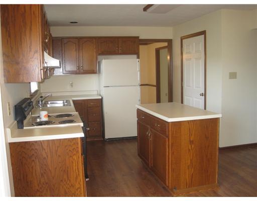 117 Weybridge Road Gibsonia, PA 15044 - Photo 4 of 16 Kitchen.