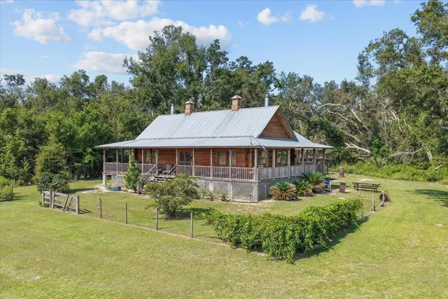 $900,000 | 357 Northeast Willowrun Way, Pinetta, FL 32350