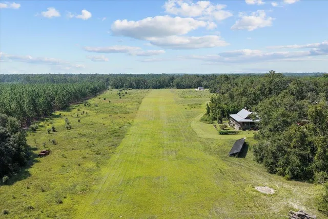 $900,000 | 357 Northeast Willowrun Way, Pinetta, FL 32350