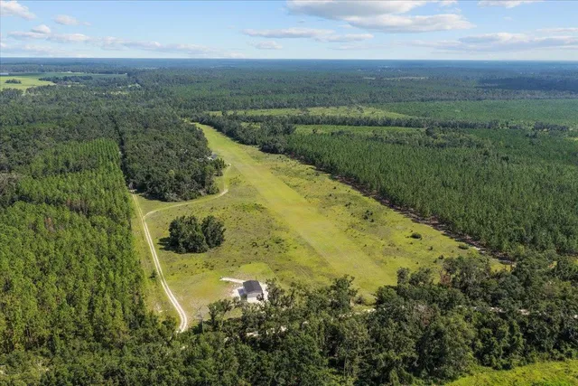 $900,000 | 357 Northeast Willowrun Way, Pinetta, FL 32350