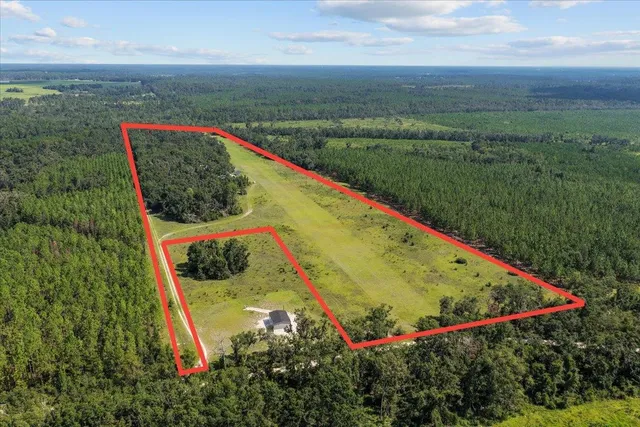 $900,000 | 357 Northeast Willowrun Way, Pinetta, FL 32350