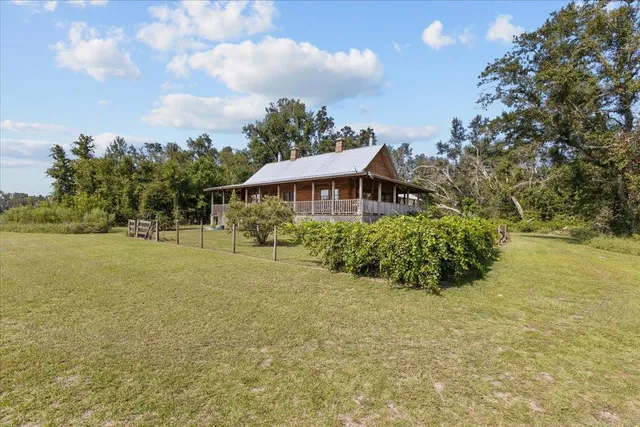 $900,000 | 357 Northeast Willowrun Way, Pinetta, FL 32350