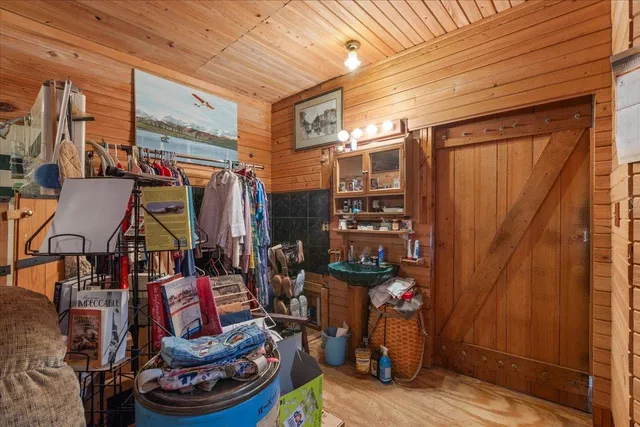 $900,000 | 357 Northeast Willowrun Way, Pinetta, FL 32350