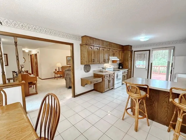 $262,000 | 1006 White Oak Drive, El Dorado Springs, MO 64744