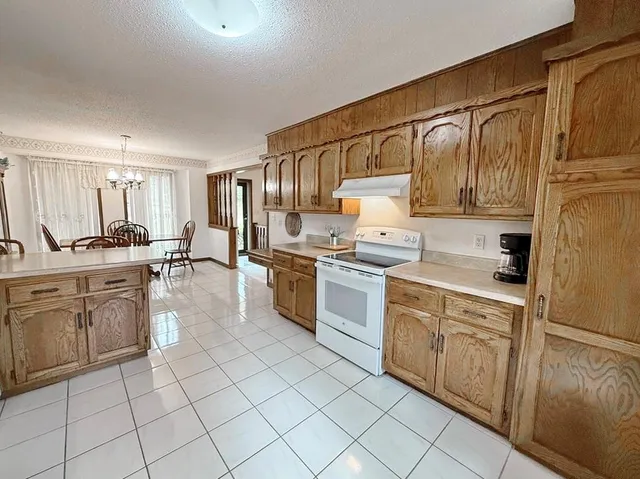 $262,000 | 1006 White Oak Drive, El Dorado Springs, MO 64744