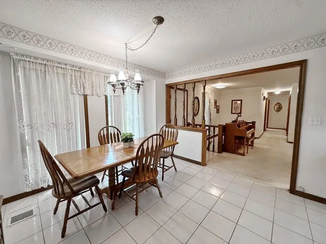 $262,000 | 1006 White Oak Drive, El Dorado Springs, MO 64744