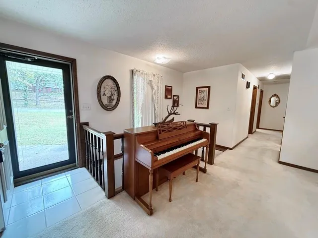 $262,000 | 1006 White Oak Drive, El Dorado Springs, MO 64744