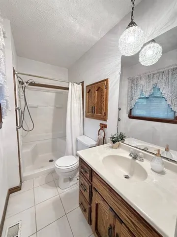 $262,000 | 1006 White Oak Drive, El Dorado Springs, MO 64744