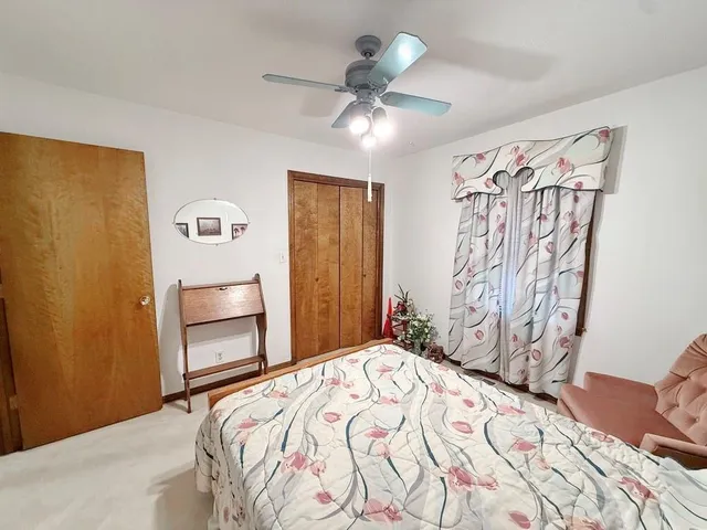 $262,000 | 1006 White Oak Drive, El Dorado Springs, MO 64744