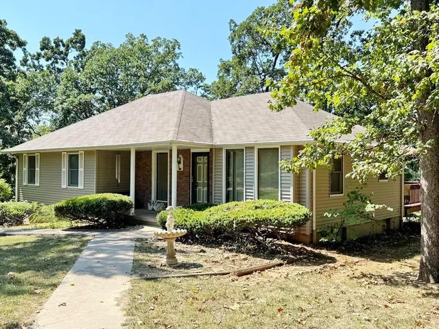 $262,000 | 1006 White Oak Drive, El Dorado Springs, MO 64744