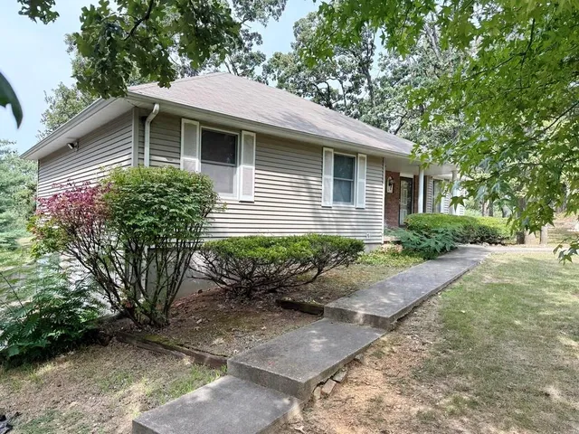 $262,000 | 1006 White Oak Drive, El Dorado Springs, MO 64744