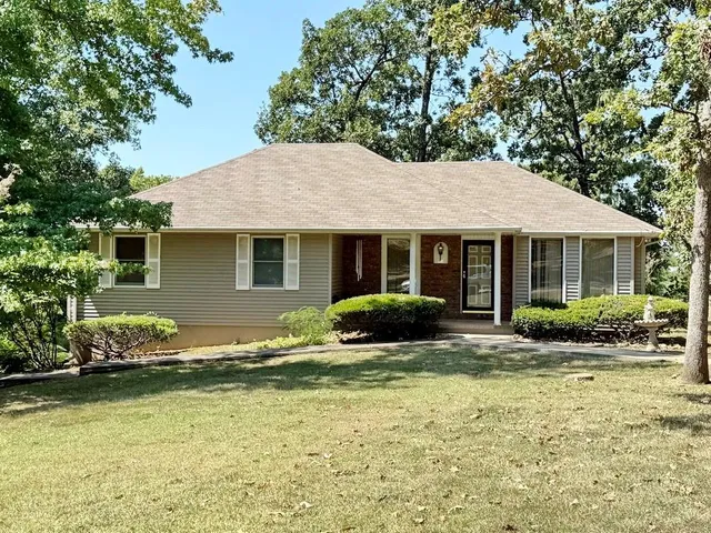 $262,000 | 1006 White Oak Drive, El Dorado Springs, MO 64744