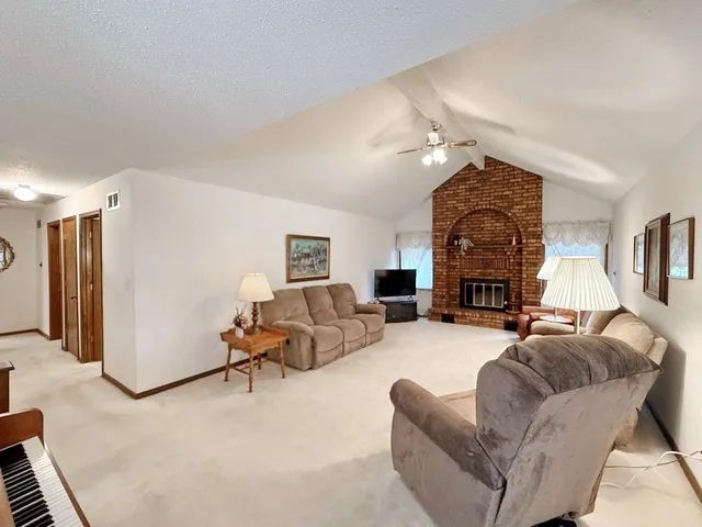 $262,000 | 1006 White Oak Drive, El Dorado Springs, MO 64744