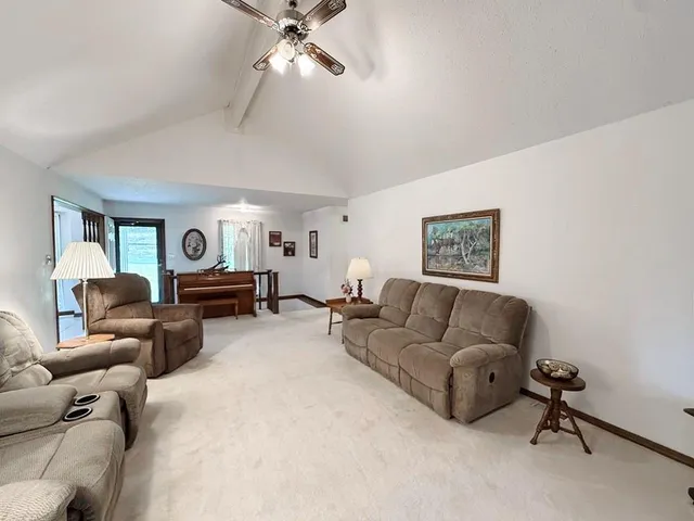 $262,000 | 1006 White Oak Drive, El Dorado Springs, MO 64744