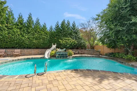$1,099,990 | 9 Defeo Court, Deer Park, NY 11729