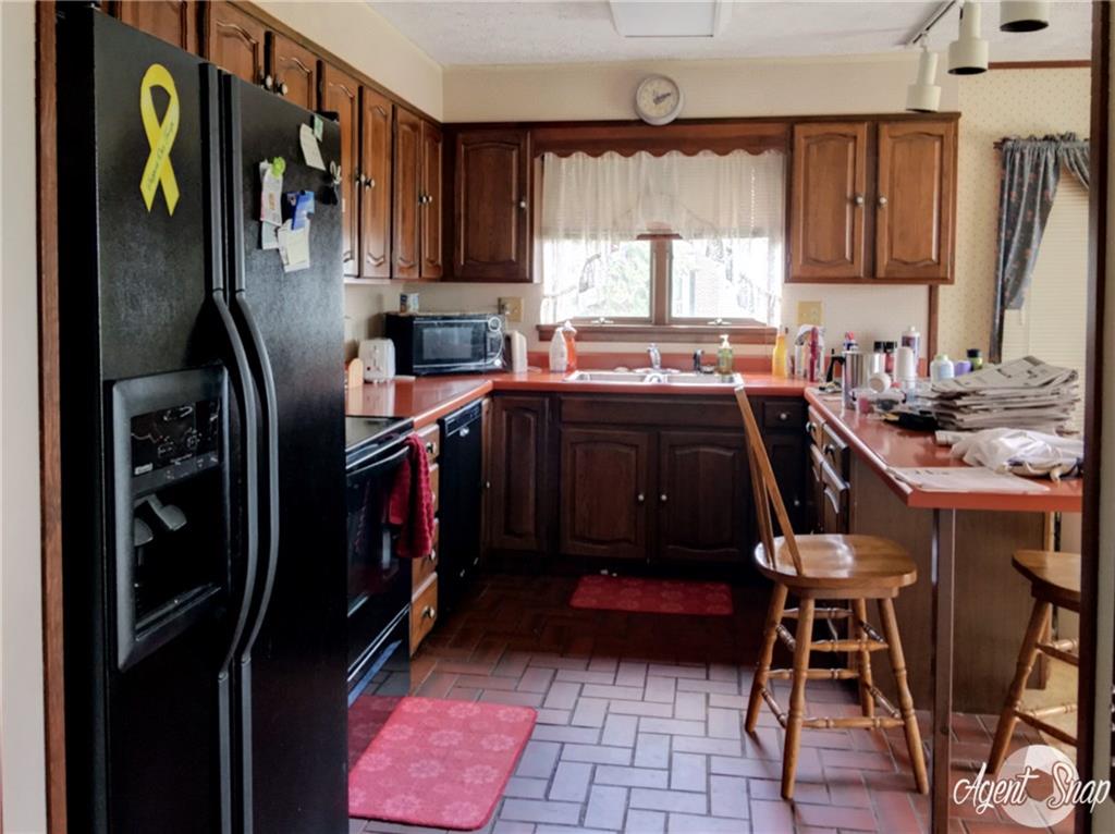 1233 Farm Road Uniontown, PA 15401 - Photo 11 of 25