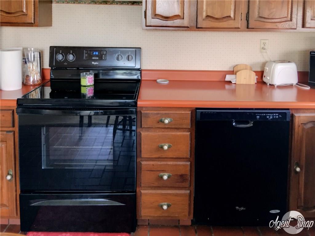 1233 Farm Road Uniontown, PA 15401 - Photo 10 of 25