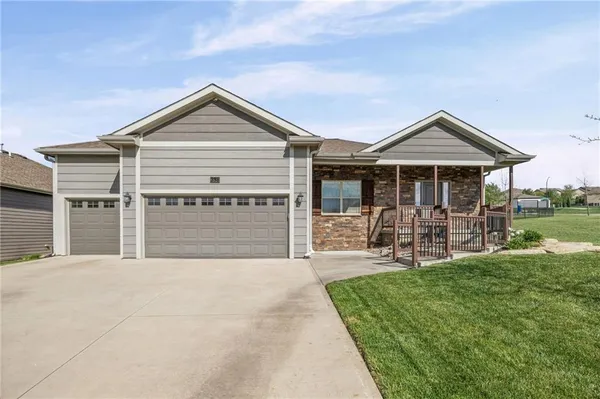 $3,000 | 338 Headwaters Drive, Lawrence, KS 66049