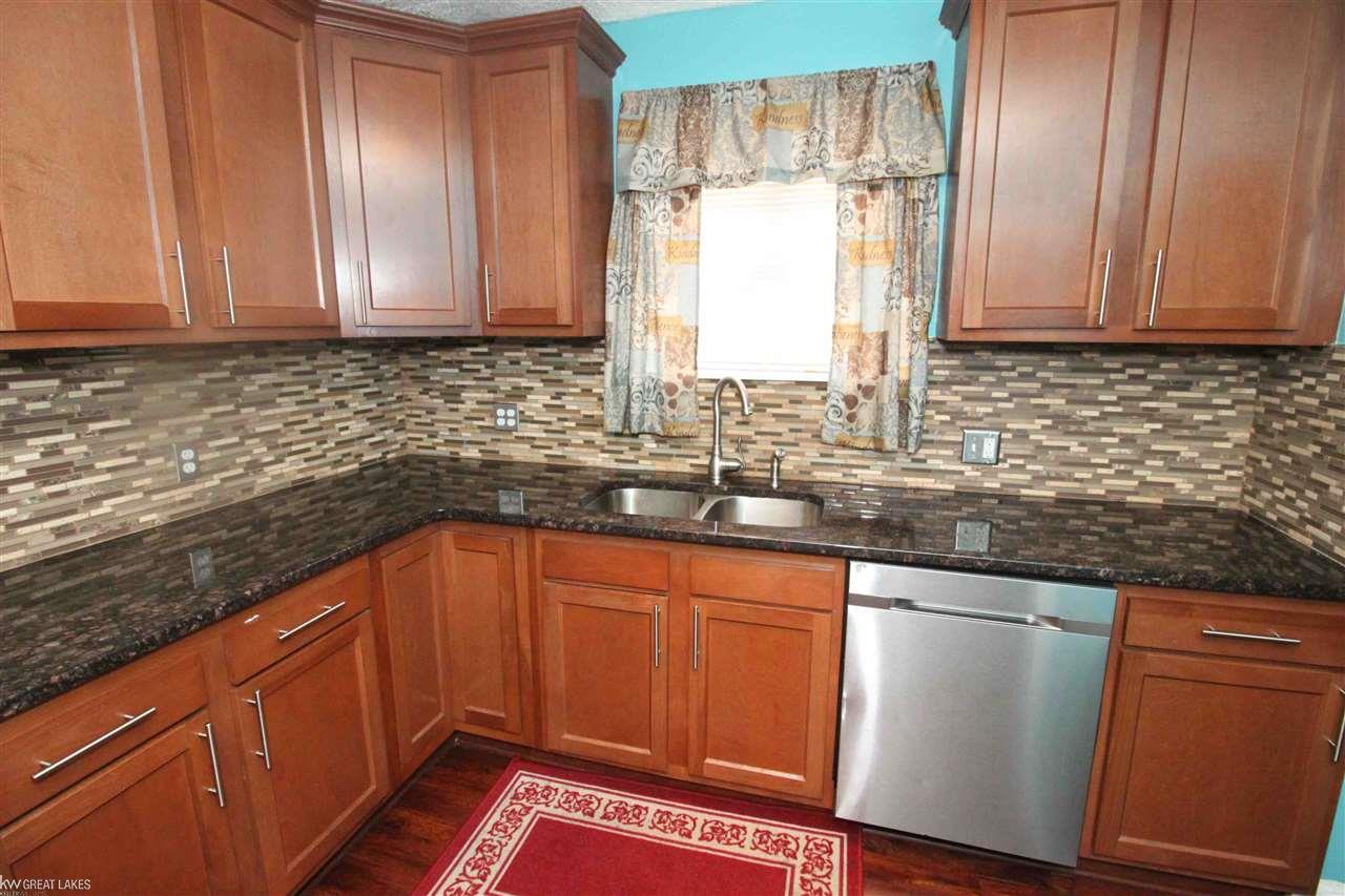 5575 Devonshire Road Detroit, MI 48224 - Photo 16 of 30