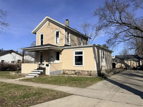 $185,000 | 711 Maple Street, Three Rivers, MI 49093