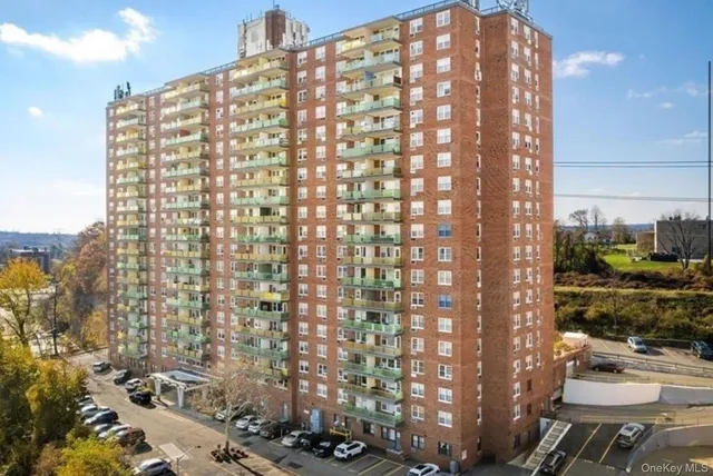 $164,900 | 1841 Central Park Avenue, Unit 15P, Yonkers, NY 10710