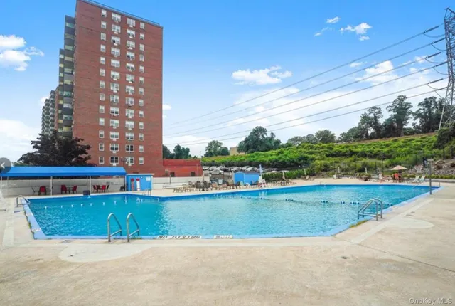 $164,000 | 1841 Central Park Avenue, Unit 15P, Yonkers, NY 10710