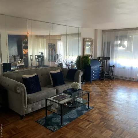 $164,000 | 1841 Central Park Avenue, Unit 15P, Yonkers, NY 10710