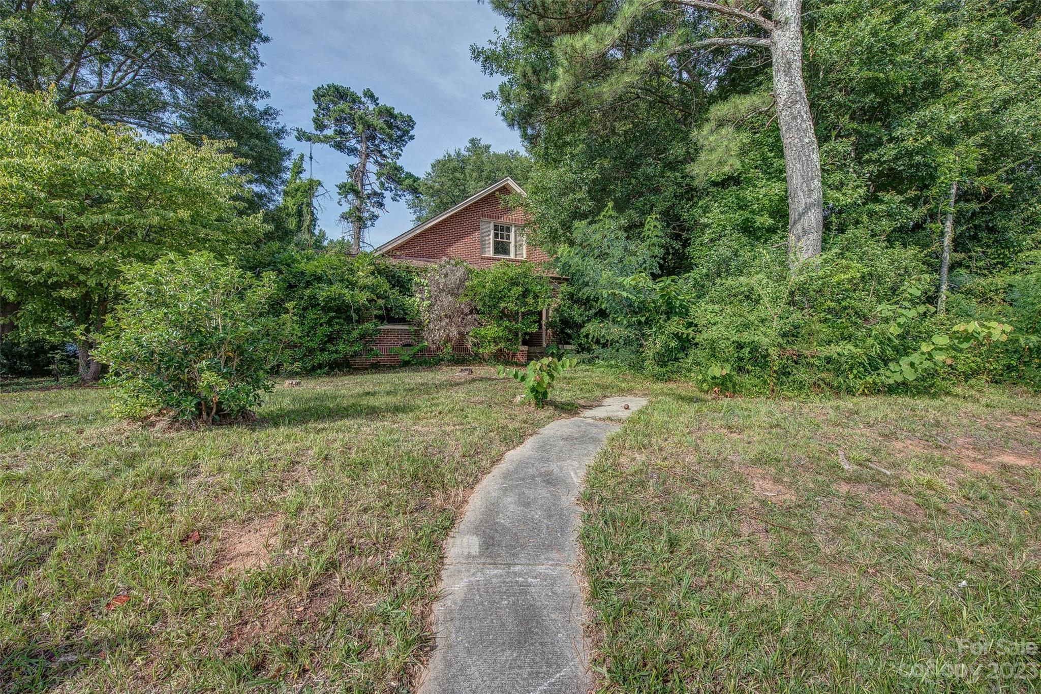 1203 North New Hope Rd