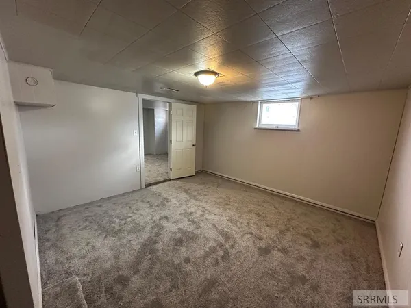 $999 | 295 S Boulevard, Idaho Falls, ID 83401