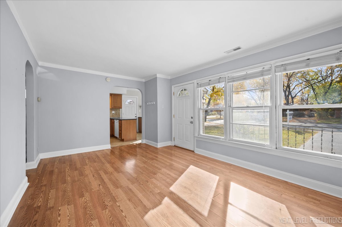 660 East Palatine Road Palatine, IL 60074 - Photo 2 of 25 Gallery Image 2