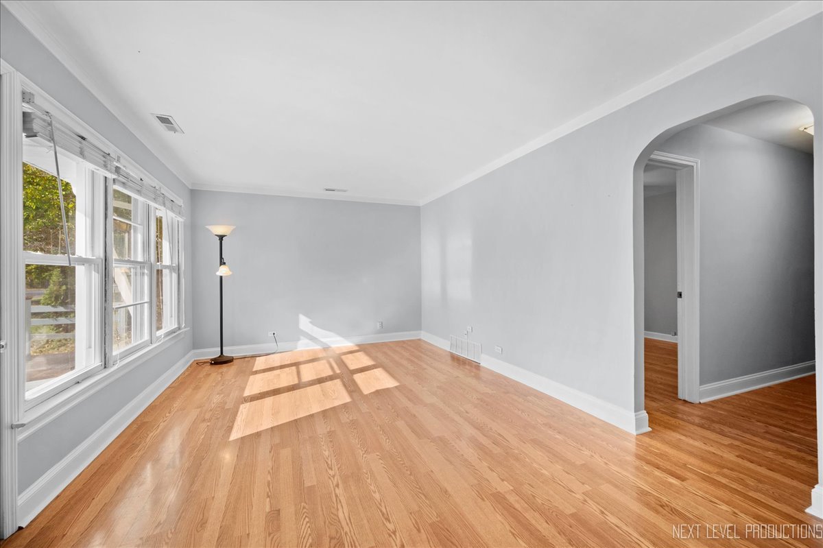 660 East Palatine Road Palatine, IL 60074 - Photo 3 of 25 Gallery Image 3