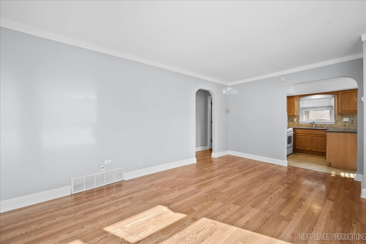 660 East Palatine Road Palatine, IL 60074 - Photo 5 of 25 Gallery Image 5