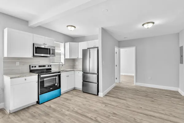 $1,970 | 1142 Southwest 4th Street, Unit 10, Miami, FL 33130