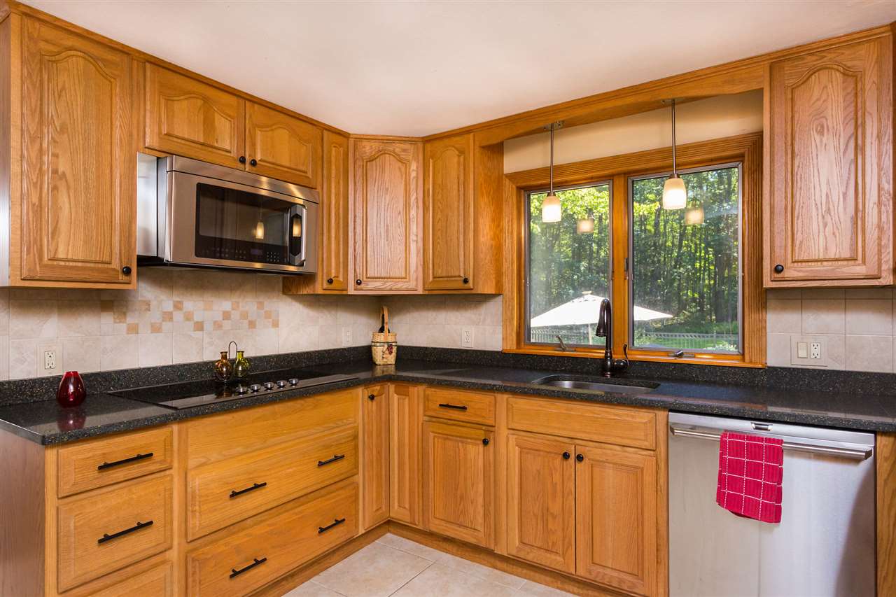 19 Hillcrest Drive Rochester, NH 03867 - Photo 6 of 37