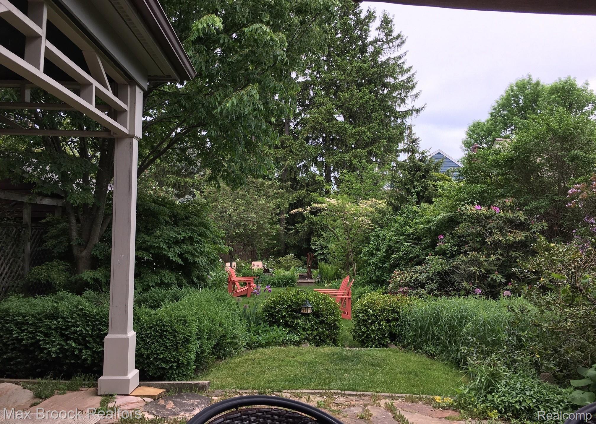 41 Ridge Road Pleasant Ridge, MI 48069 - Photo 34 of 43 Patio View to Back Yard