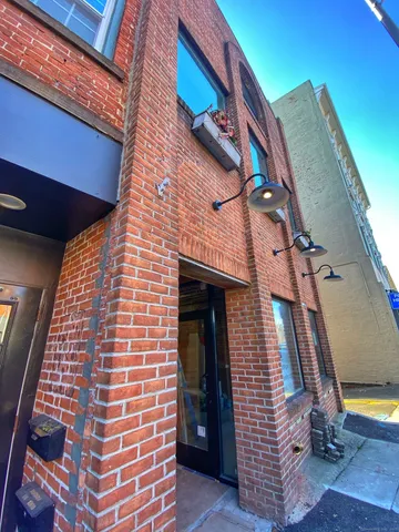 $1,895 | 7 Wall Street, Unit 1, Norwalk, CT 06850