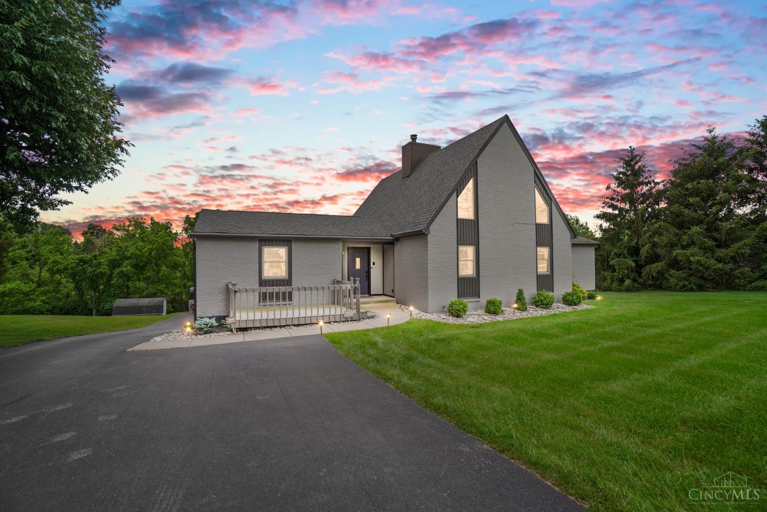 6173 Springdale Road Cincinnati, OH 45247 - Photo 1 of 73