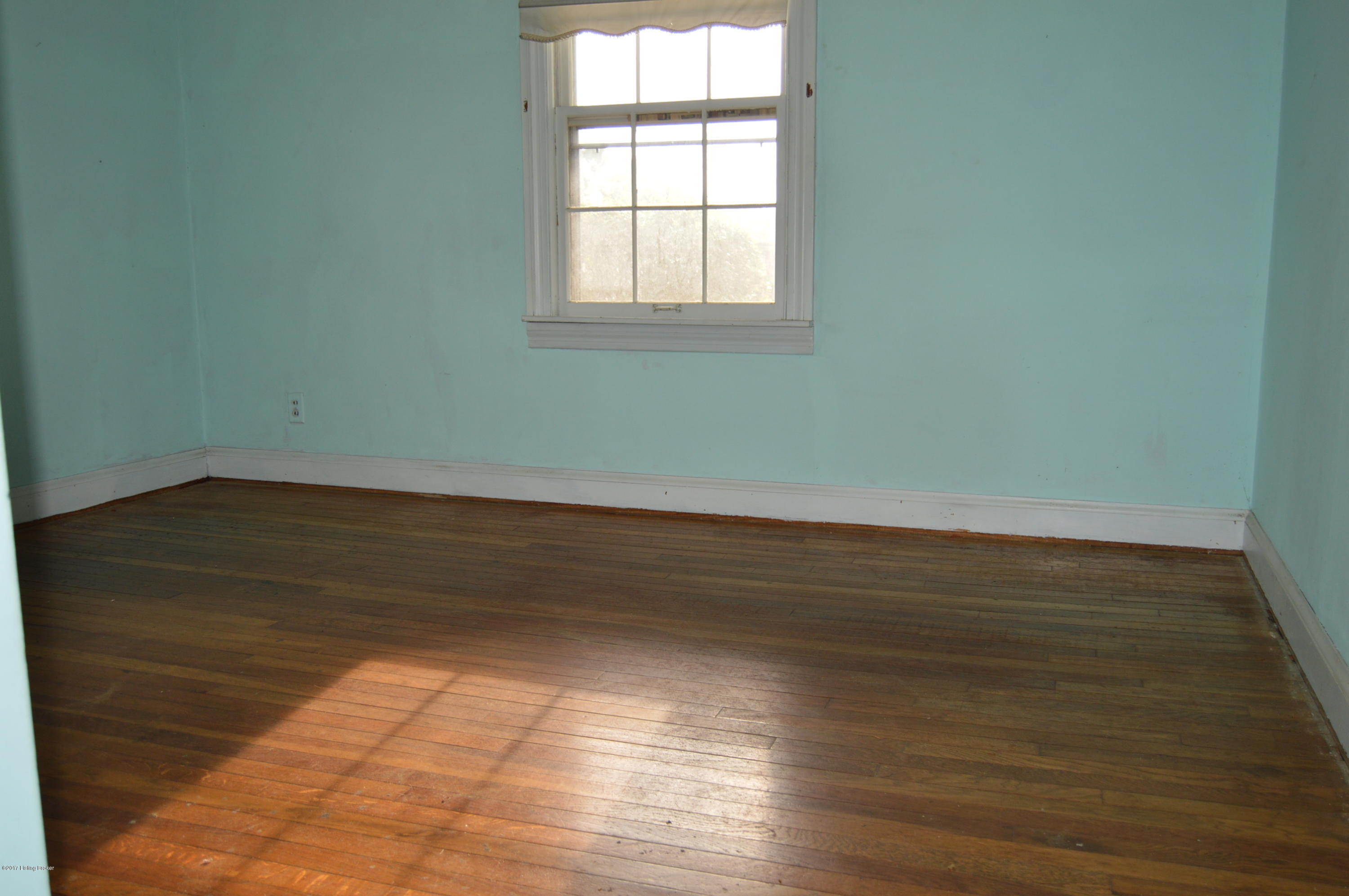 4740 Dover Road Louisville, KY 40216 - Photo 16 of 21 DSC_0551