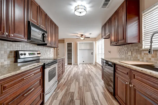 $1,900 | 1902 Sedgie Drive, Houston, TX 77080