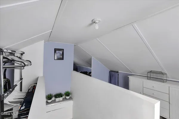 $240,000 | 2025 Greenpoint Avenue, Rotterdam, NY 12303