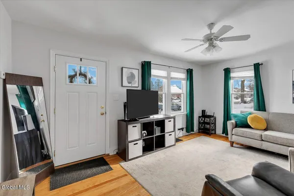 $240,000 | 2025 Greenpoint Avenue, Rotterdam, NY 12303