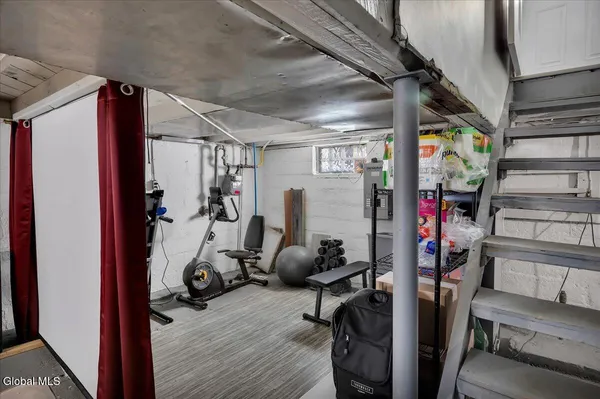 $240,000 | 2025 Greenpoint Avenue, Rotterdam, NY 12303