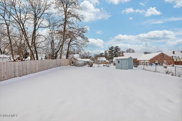 $240,000 | 2025 Greenpoint Avenue, Rotterdam, NY 12303
