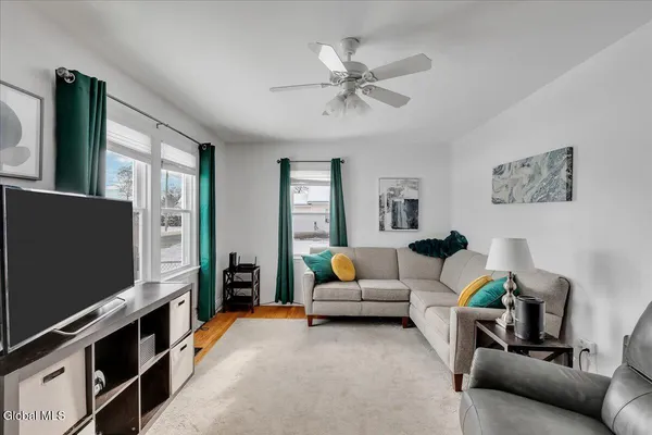 $240,000 | 2025 Greenpoint Avenue, Rotterdam, NY 12303