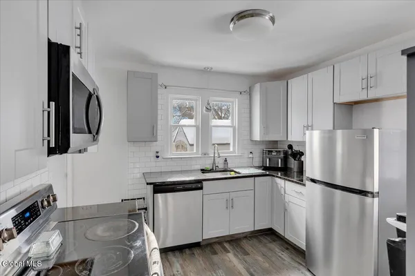 $240,000 | 2025 Greenpoint Avenue, Rotterdam, NY 12303