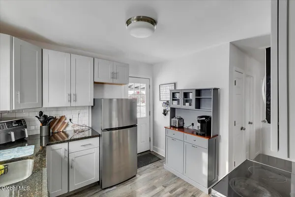 $240,000 | 2025 Greenpoint Avenue, Rotterdam, NY 12303