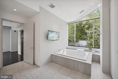 $13,500,000 | 2815 Woodland Drive Northwest, Washington, DC 20008