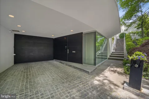 $13,500,000 | 2815 Woodland Drive Northwest, Washington, DC 20008