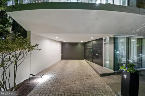 $13,500,000 | 2815 Woodland Drive Northwest, Washington, DC 20008