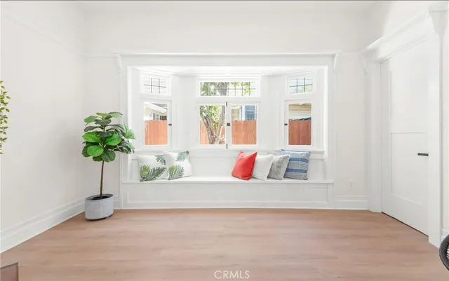 $1,199,999 | 1720 South Kingsley Drive, Los Angeles, CA 90006